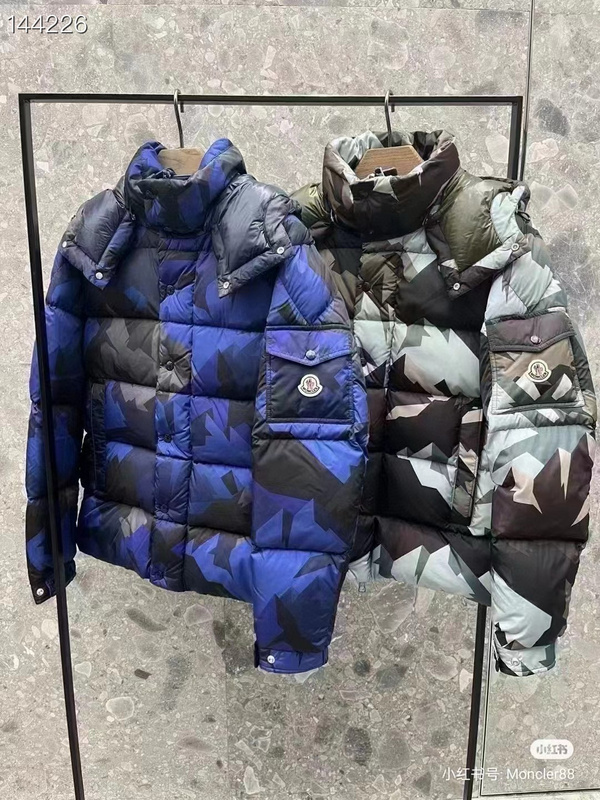 Moncler sz1-5 26yr327
